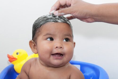 Cómo cuidar el cabello de tu bebé